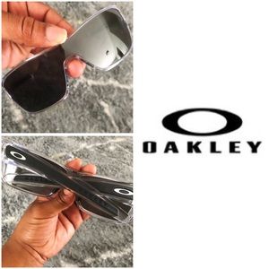 💖Oakley Men’s Polarized Sunglasses💖